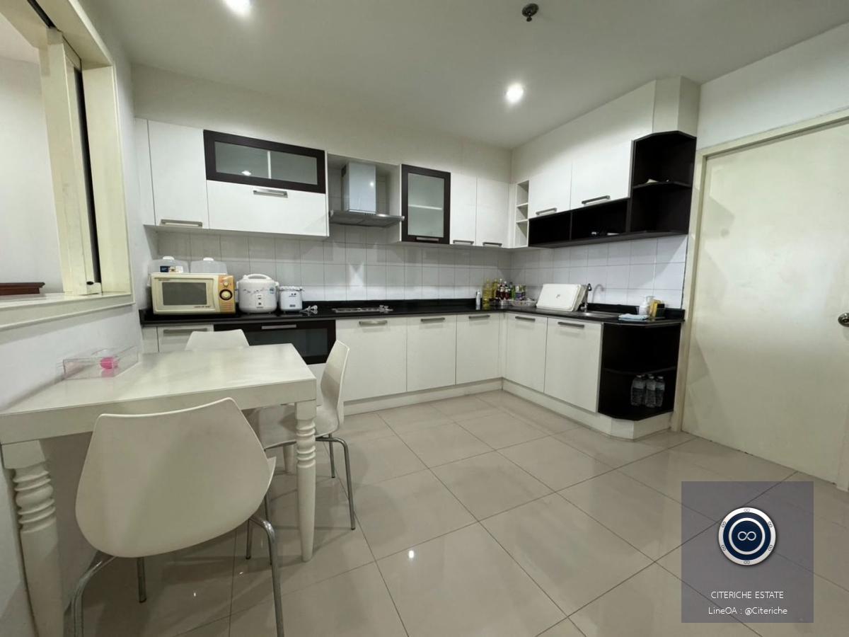 Large Living Area | Riverrine Place | Luxury 2-Bedroom Condo
