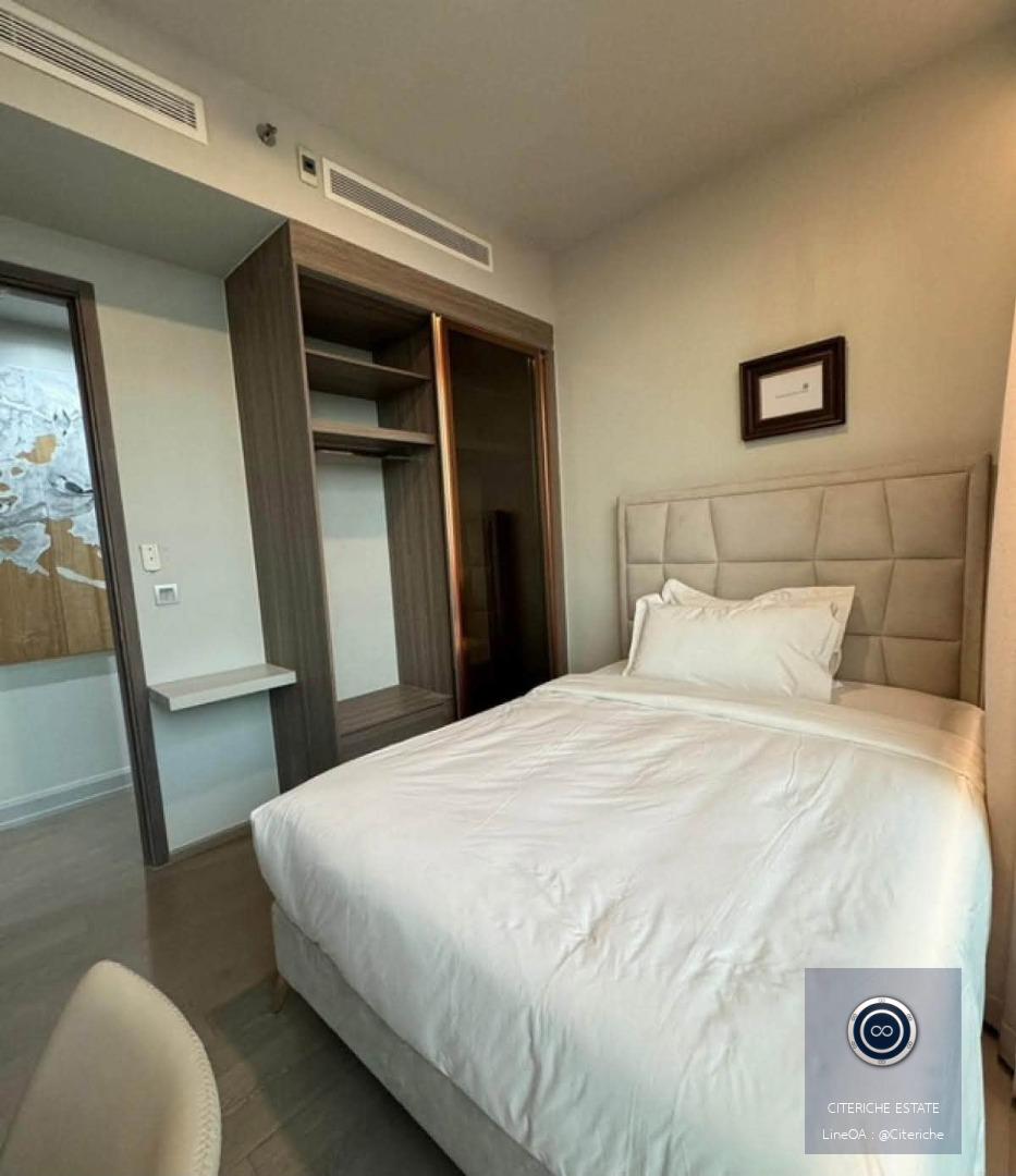 Spacious High Floor Living | Celes Asoke | Luxury 3-Bedroom Condo