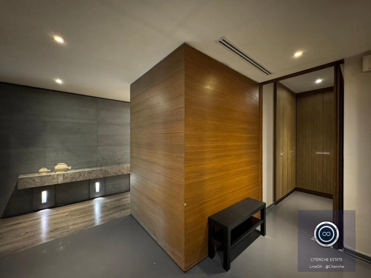 Fully Furnished & Spacious Living | The Crest Ruamrudee | Luxury 3-Bedroom Condo