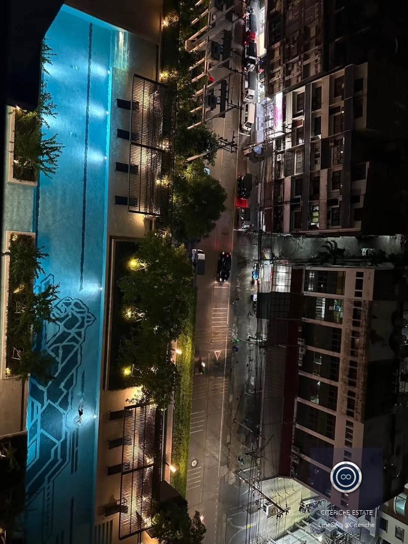 วิวสระว่ายน้ำและวิวเมือง | IDEO Sukhumvit 93 | คอนโดมิเนียม