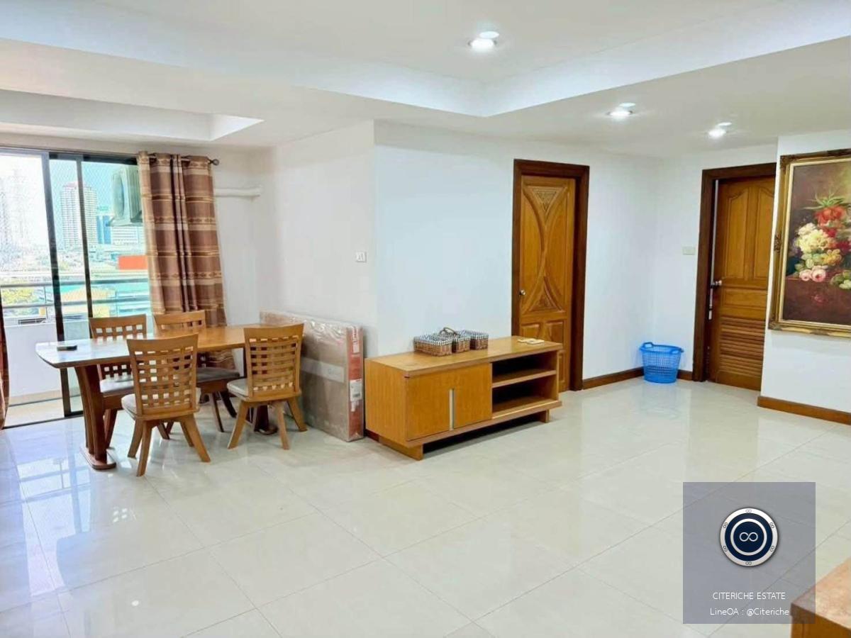 ห้องมุม วิวเมืองและวิวสระ | วิวิค พัฒนาการ | คอนโด 1 ห้องนอน
