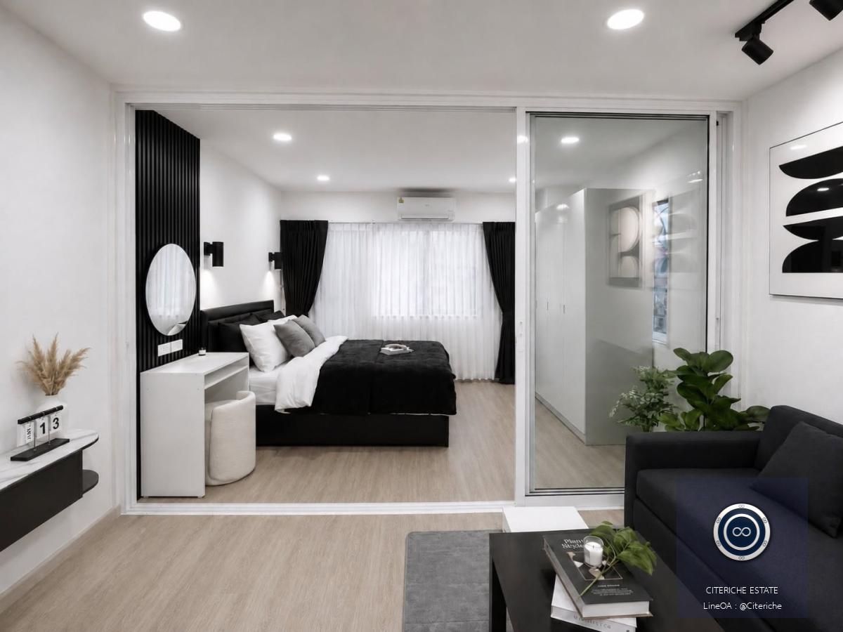 ห้องมุม วิวสระ | Ratchada Prestige | คอนโด 1 ห้องนอน