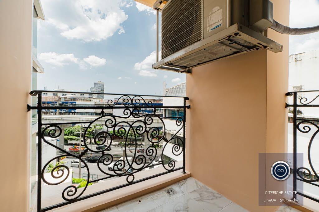 ห้องมุมเป็นส่วนตัว ใกล้ MRT ภาวนา | เดอะราฟเฟิ้ล ลาดพร้าว | 1-Bedroom Condo