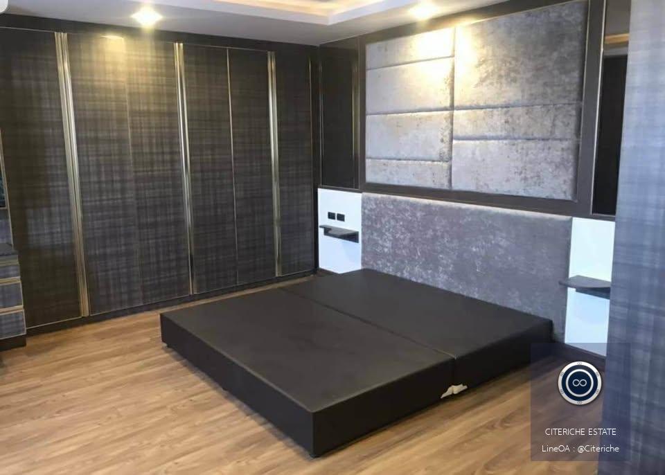 Spacious Pet-Friendly Living | President Park Sukhumvit 24 | Luxury 3-Bedroom Condo