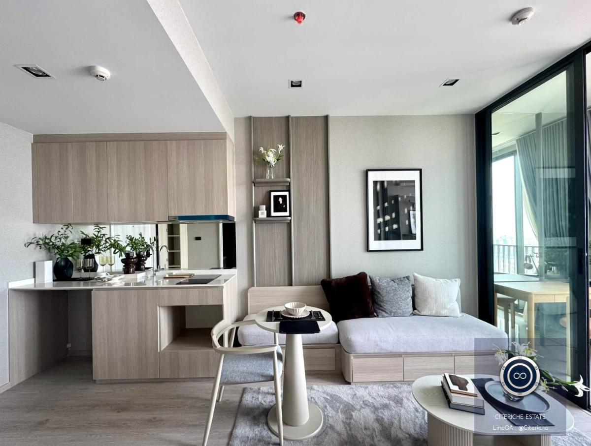 Chao Phraya River View | Reference Sathorn–Wongwianyai | Luxury 1-Bedroom Condo