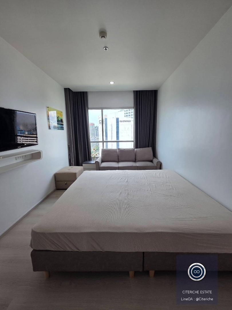 ห้องใหม่เพิ่งรีโนเวท ใกล้รถไฟฟ้า | Life Ratchadapisek | คอนโดมิเนียมหรู 2 ห้องนอน