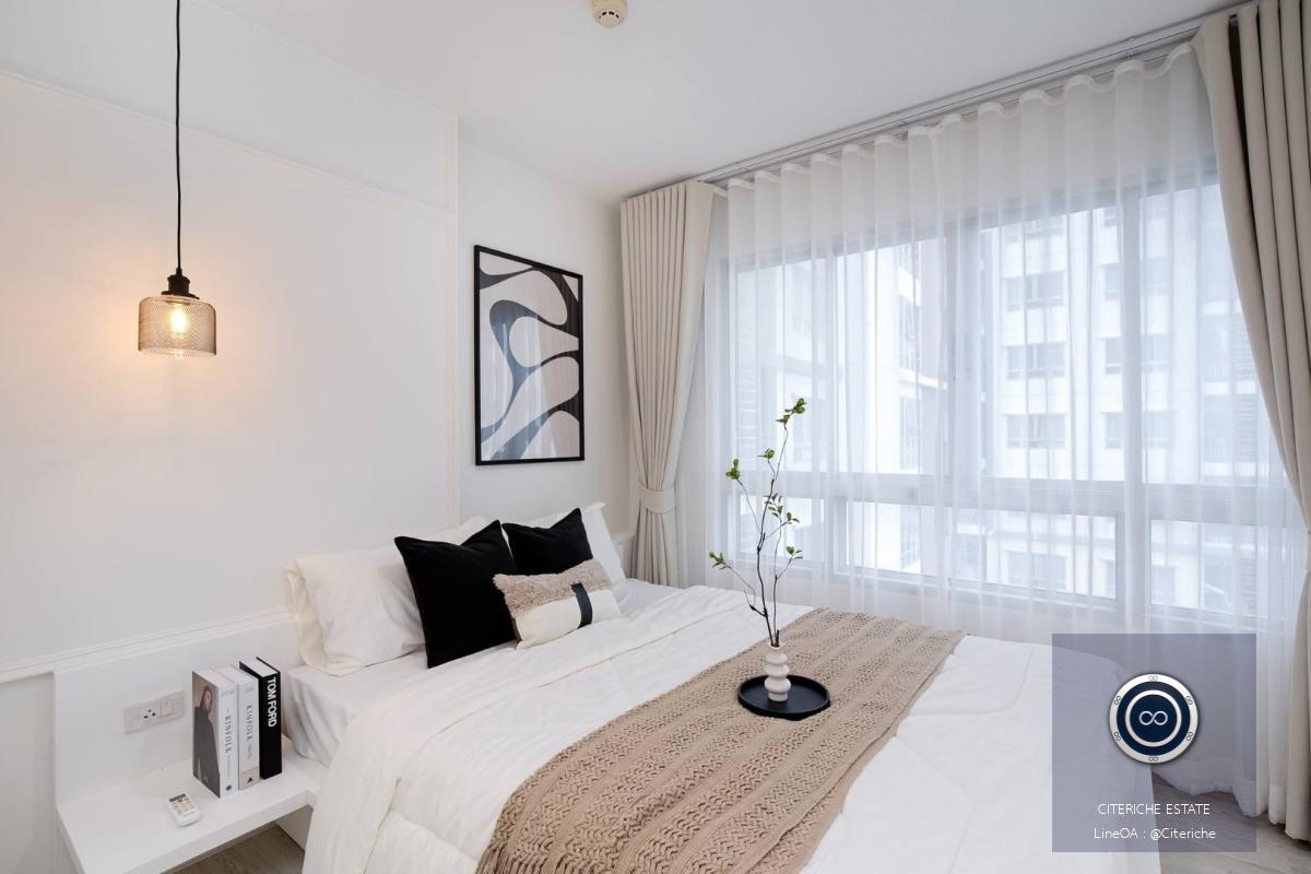 High Floor Living | The Trust Pinklao | Condominium