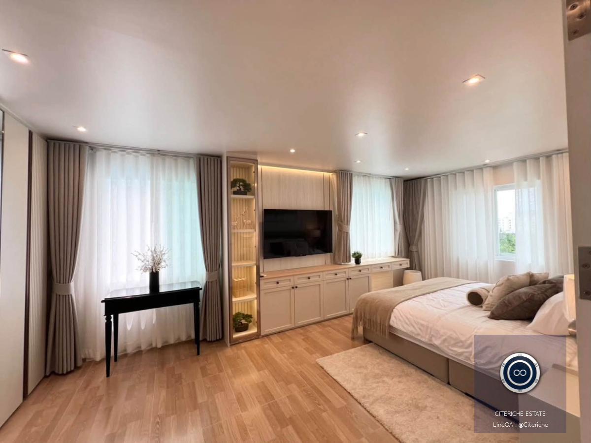 Pool View & Prime Narathiwas | ฟอร์จูน คอนโดทาวน์ (Fortune Condo Town) | Luxury 2-Bedroom Condo