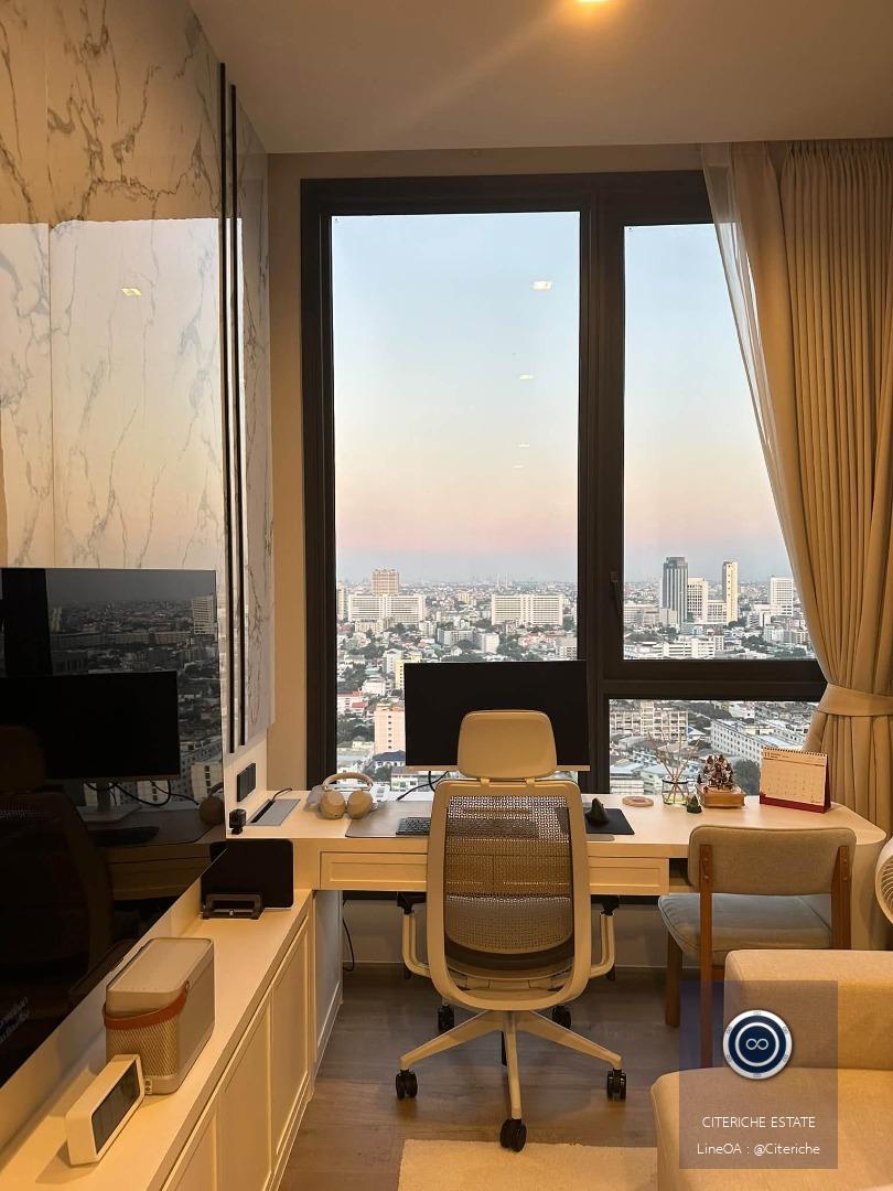 Concierge Service Living | The Crest Park Residences | Luxury 1-Bedroom Condo