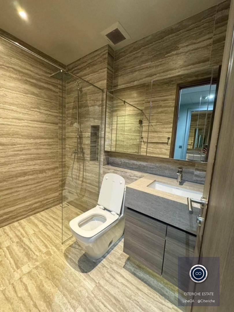 Spacious High Floor Living | Celes Asoke | Luxury 3-Bedroom Condo