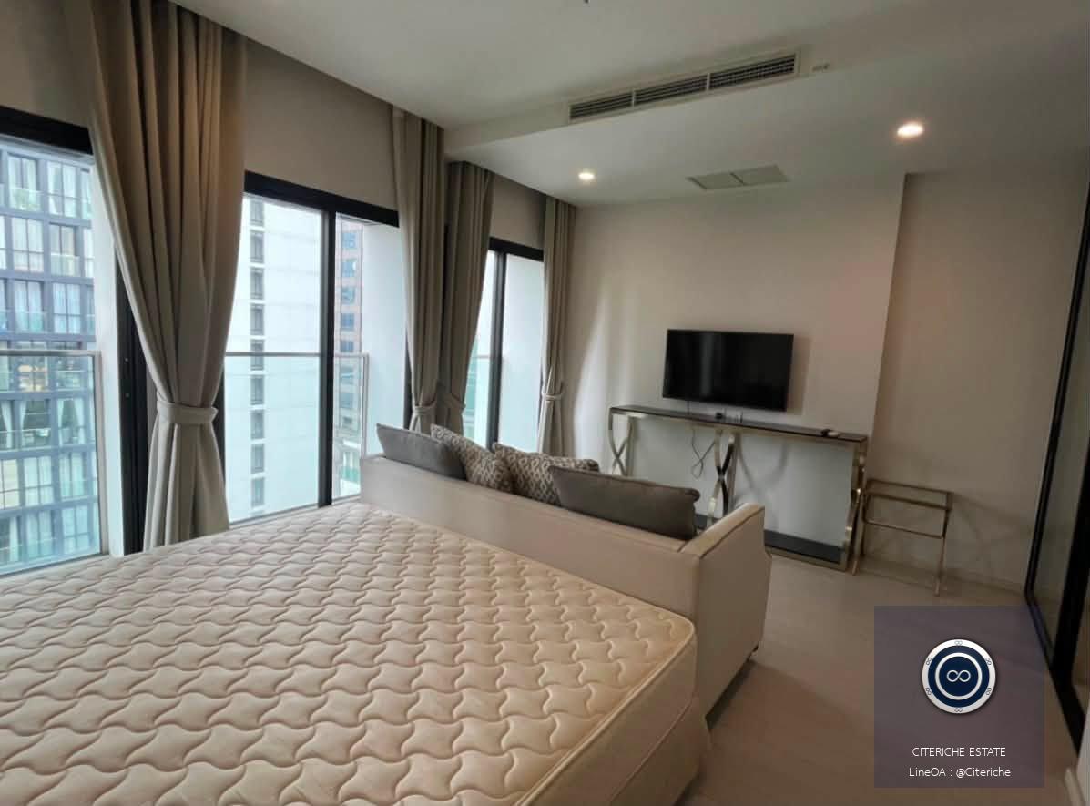 Private Elevator & Pool View | Noble Phloenchit | Luxury 1-Bedroom Condo