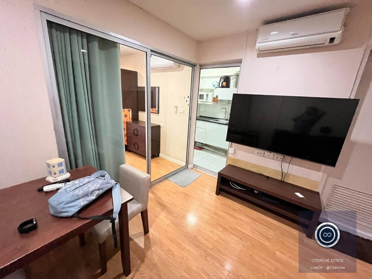 Enclosed Kitchen Living | Casa Condo Ratchada-Thapra | Luxury 1-Bedroom Condo