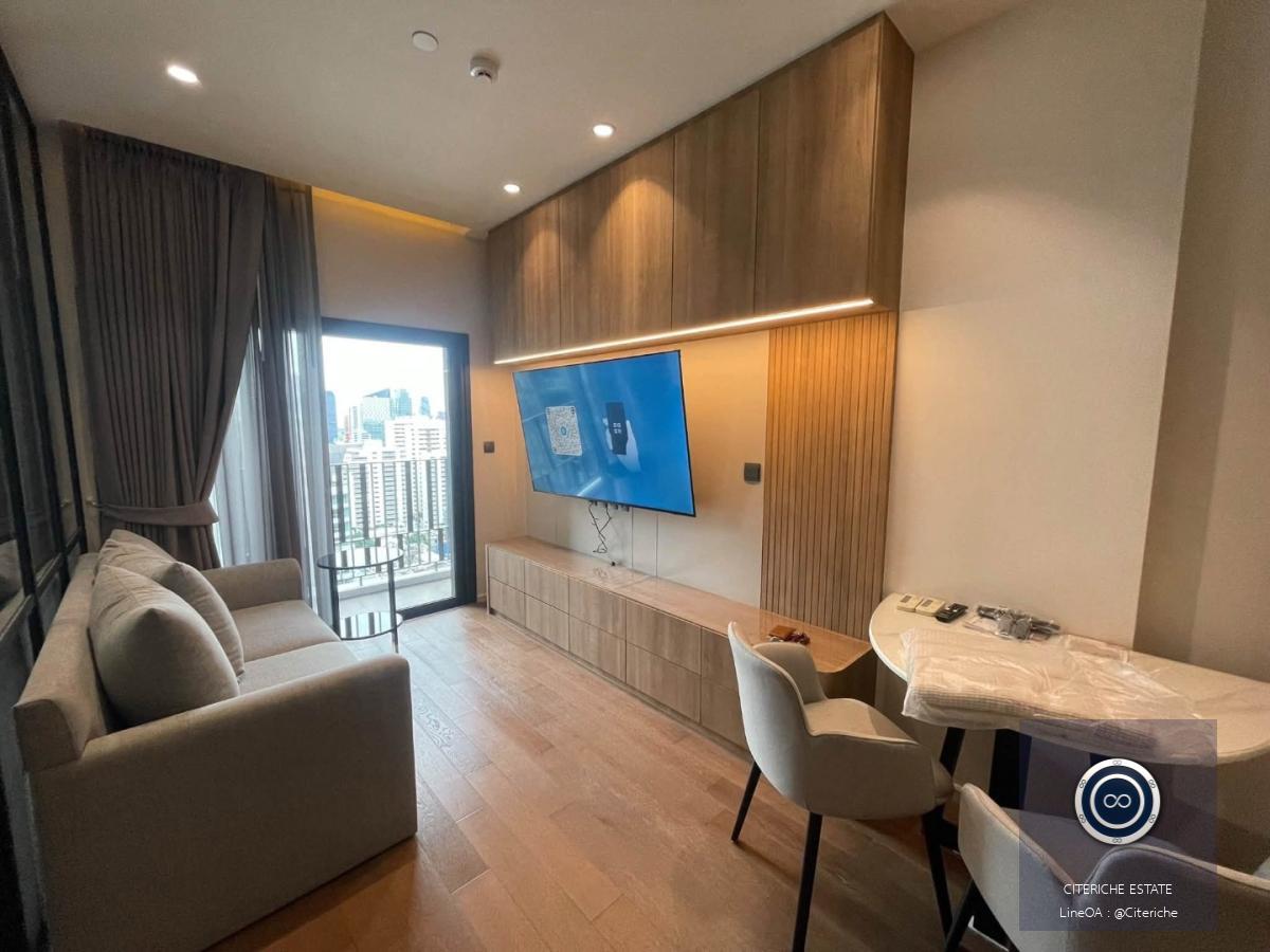 Pet Friendly City Living | Muniq Sukhumvit 23 | Luxury 1-Bedroom Condo
