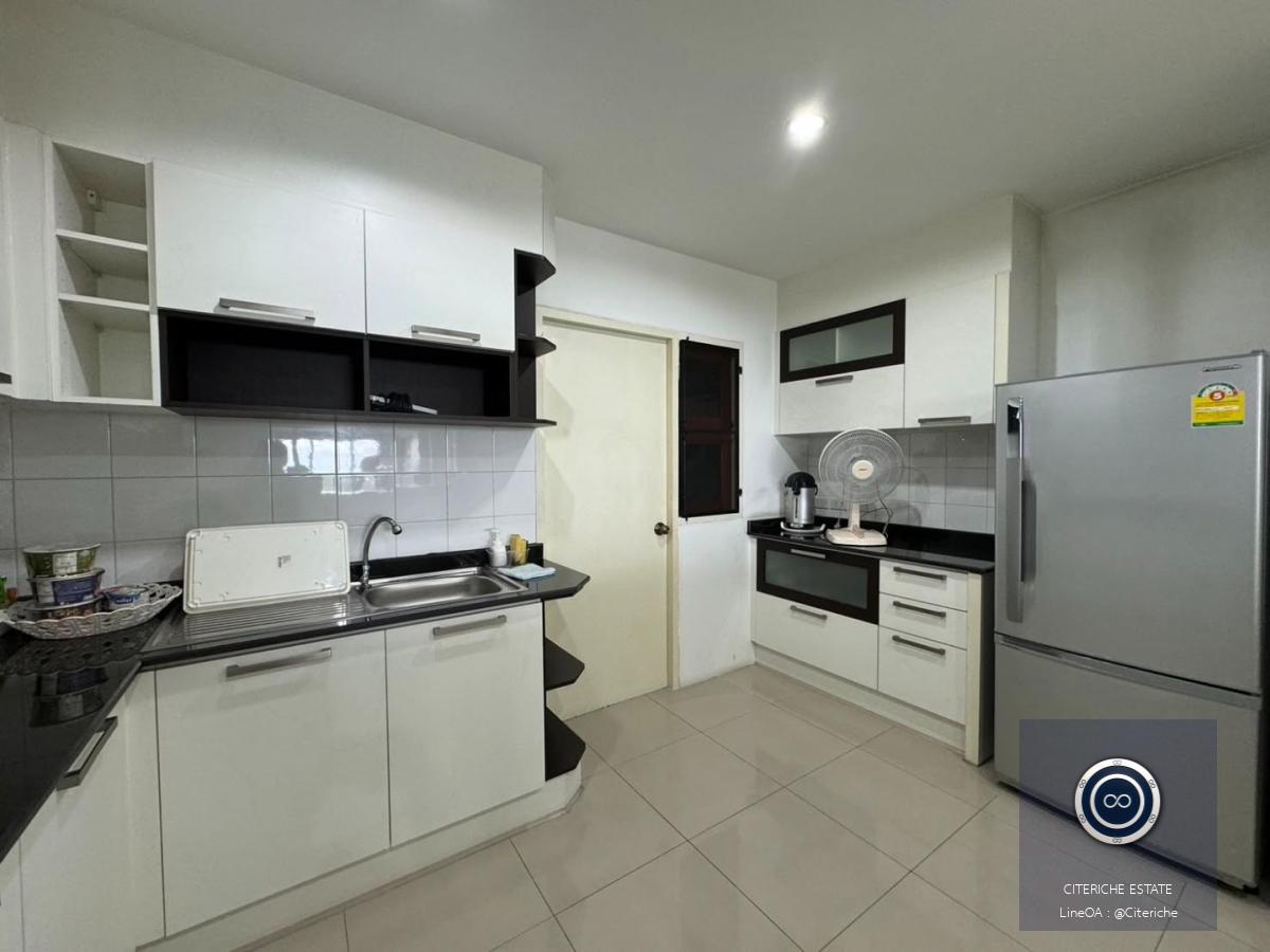 Large Living Area | Riverrine Place | Luxury 2-Bedroom Condo