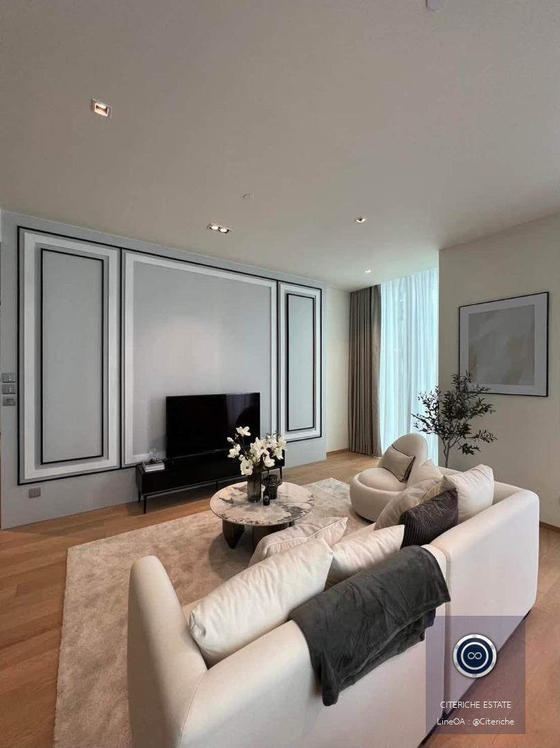 Corner Unit & Spacious Living Area | 28 Chidlom | Luxury 2-Bedroom Condo