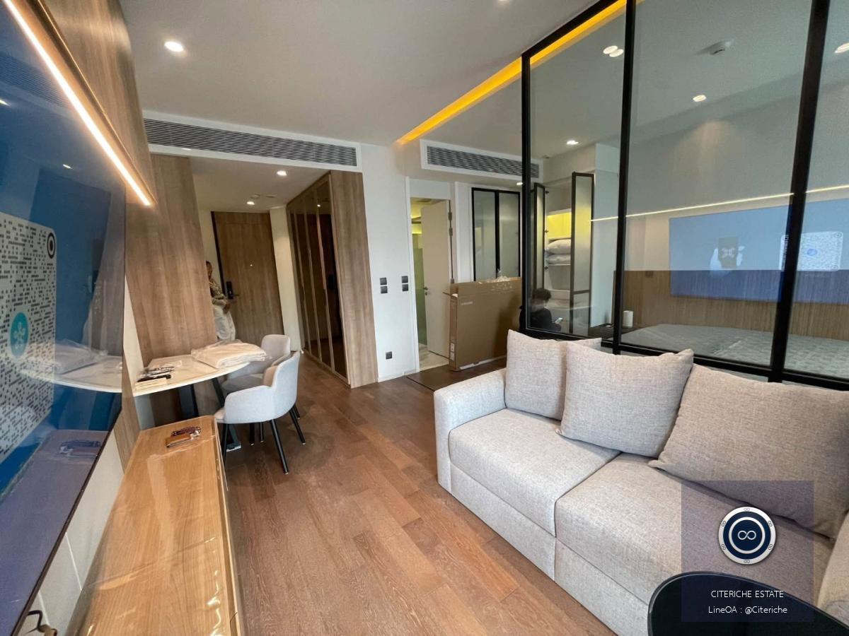 Pet Friendly City Living | Muniq Sukhumvit 23 | Luxury 1-Bedroom Condo