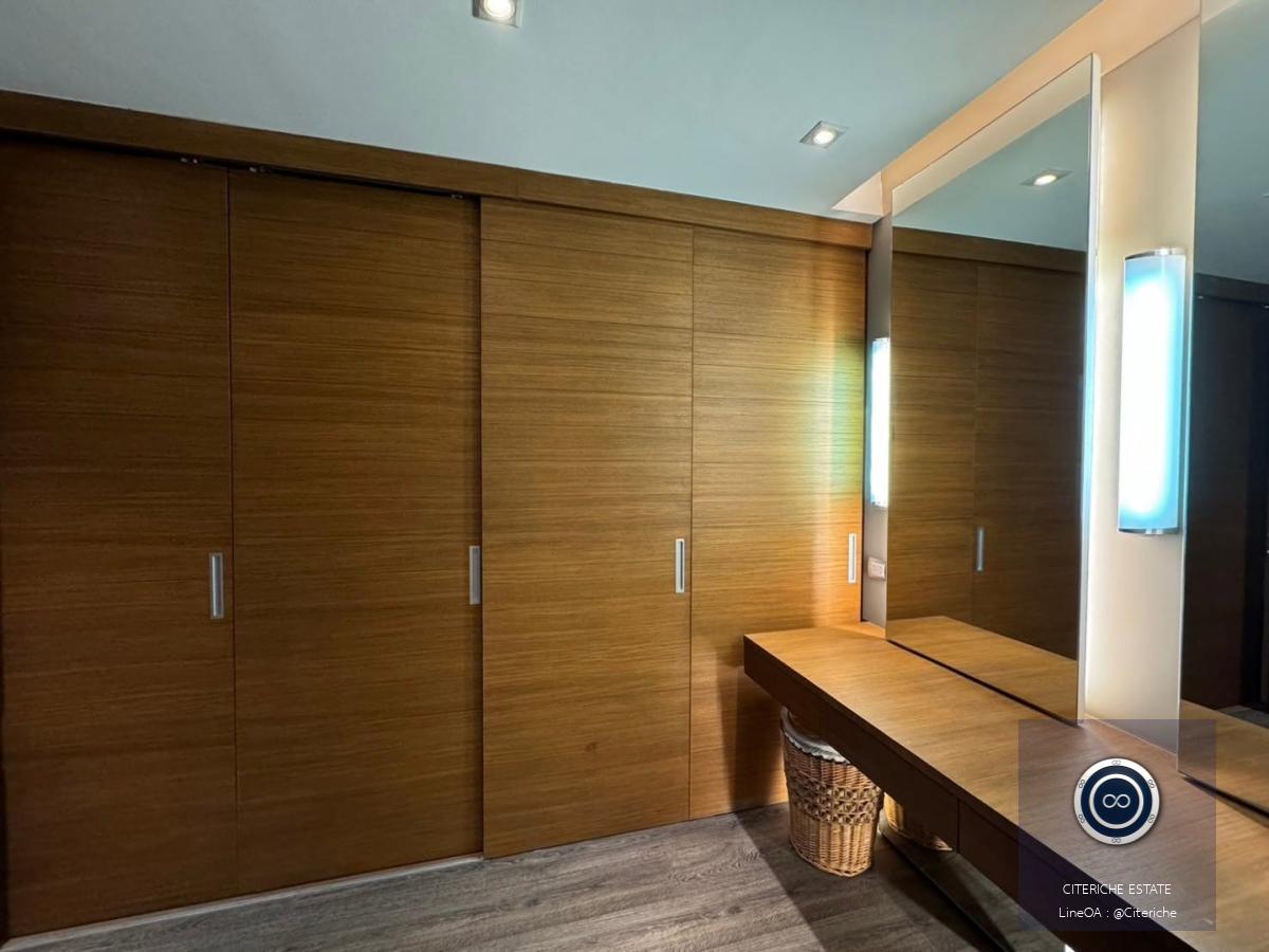 Fully Furnished & Spacious Living | The Crest Ruamrudee | Luxury 3-Bedroom Condo