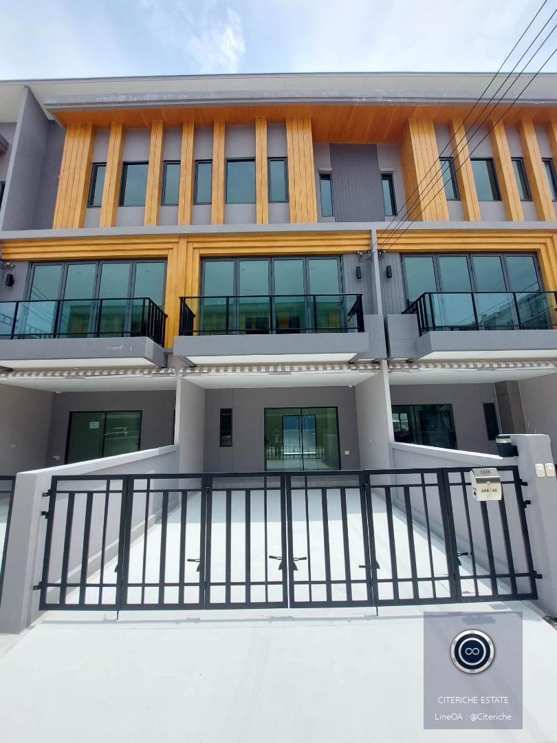 Fully Furnished & EV Charger Support | ไอเจ้นท์ พระราม 9 | Premium 3-Storey Townhome