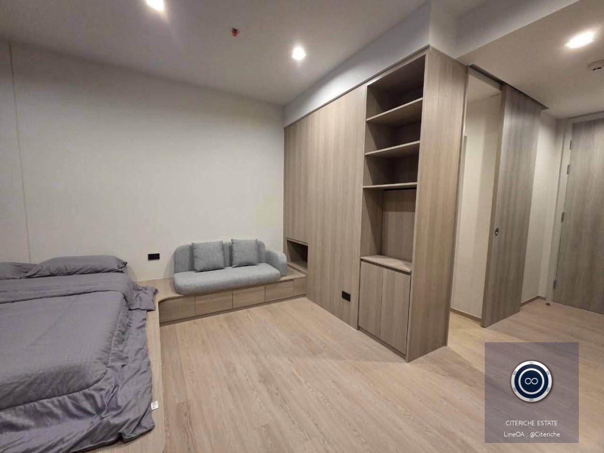 River View Corner Unit | Reference Sathorn-Wongwianyai | Luxury Studio Condo