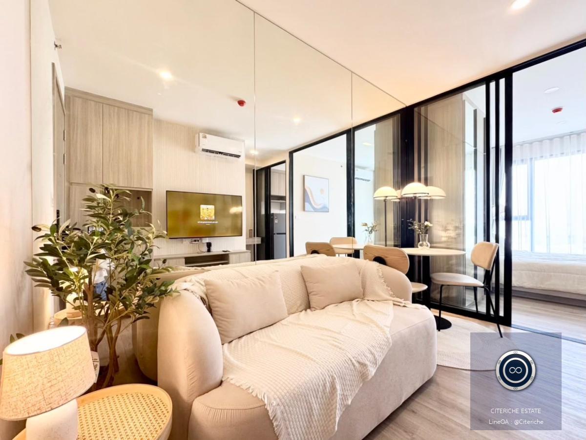 Pool View Living | Origin Place Bangna | 1-Bedroom Condo