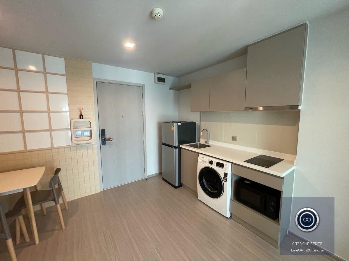 East-Facing Balcony & Prime Transit Connection | Life Ladprao | Luxury 1-Bedroom Condo