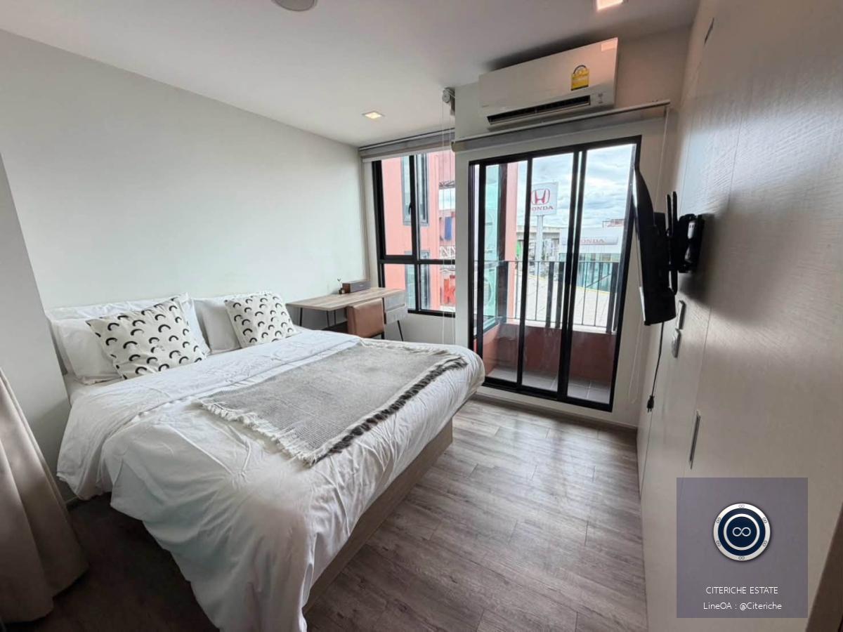 Private Living with Sky Train Views | Brown Condo Phaholyothin 67 | 1-Bedroom Condo