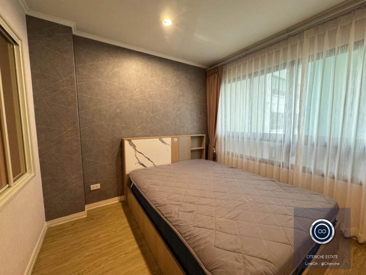 Pool View & High Floor Living | Lumpini Place Ratchada-Thapra | Luxury 1-Bedroom Condo