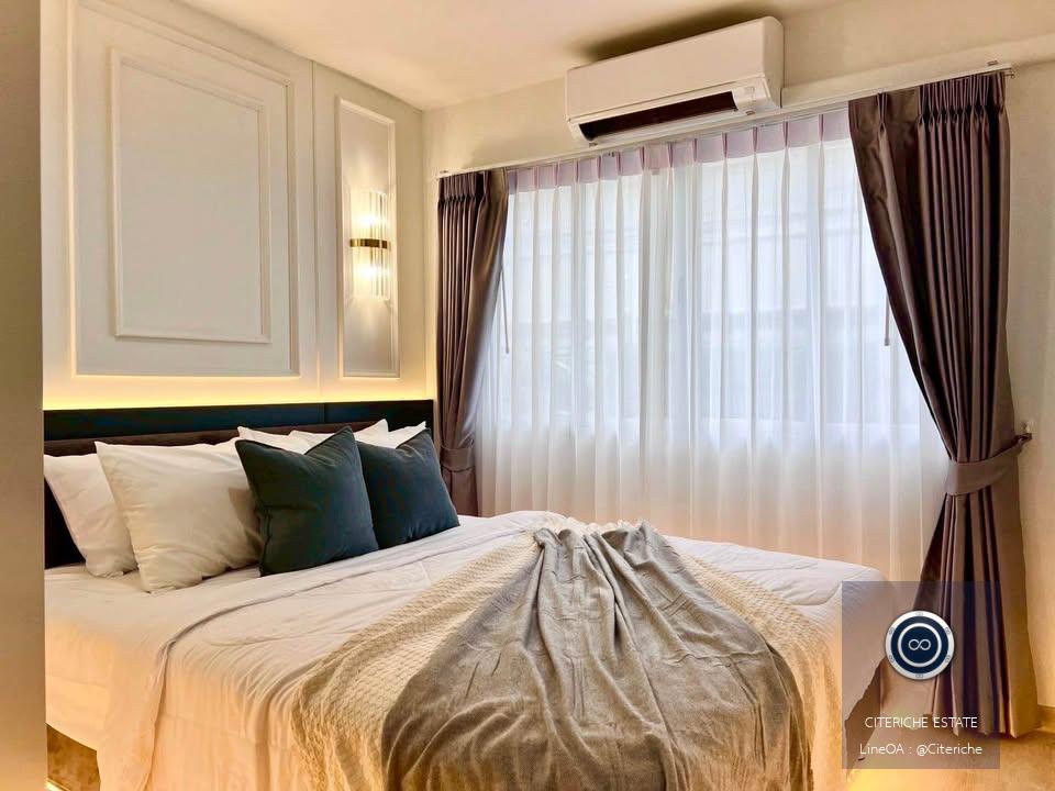 East-Facing Balcony & Fully Furnished | ลุมพินี บดินทรเดชา-รามคำแหง | Luxury 1-Bedroom Condo