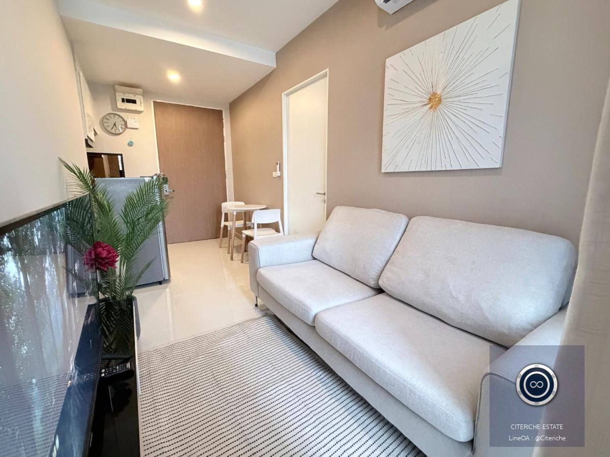 Private Corner Unit Warm Tone | UP Ekkamai | Luxury 1-Bedroom Condo