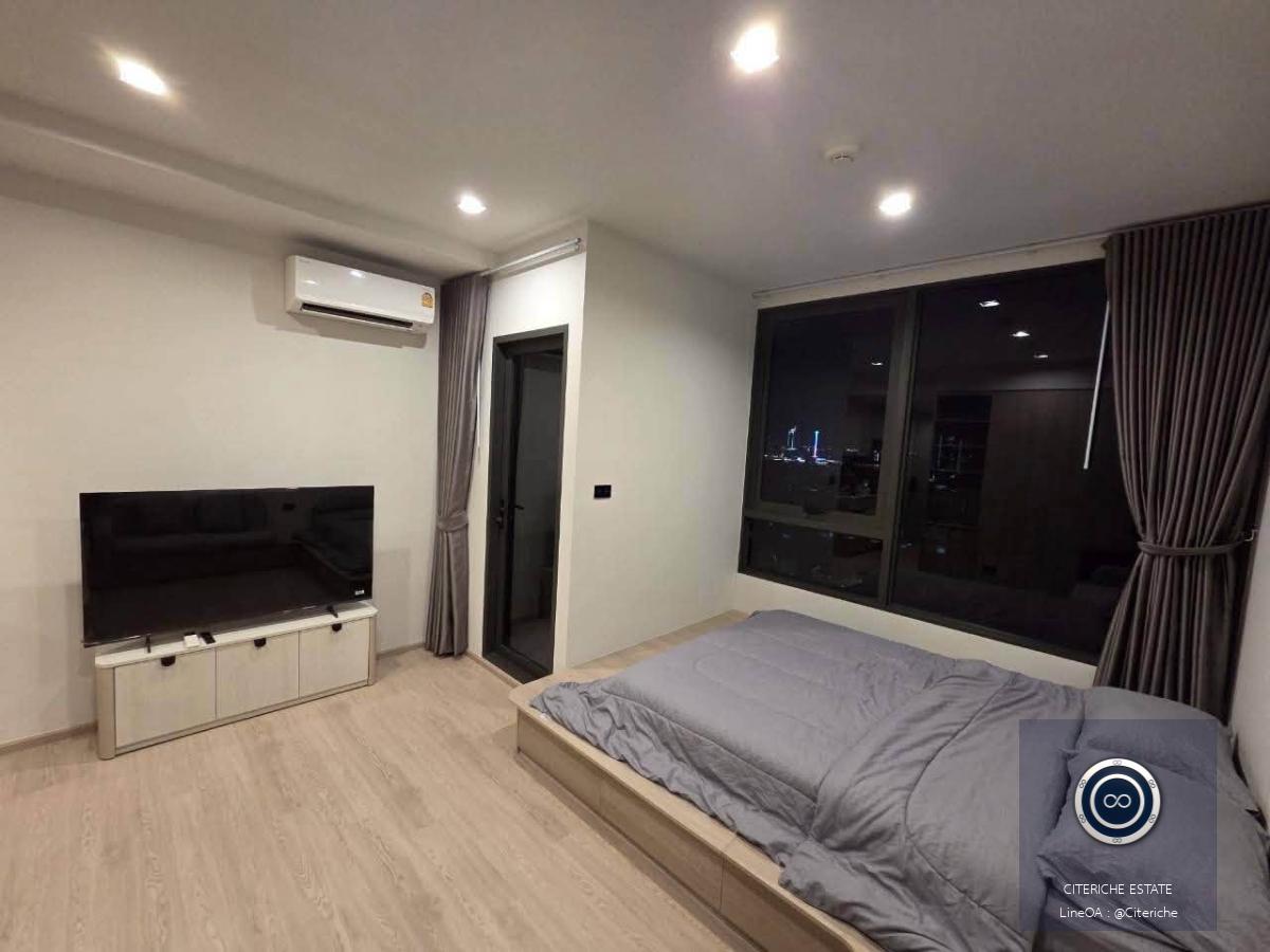 River View Corner Unit | Reference Sathorn-Wongwianyai | Luxury Studio Condo