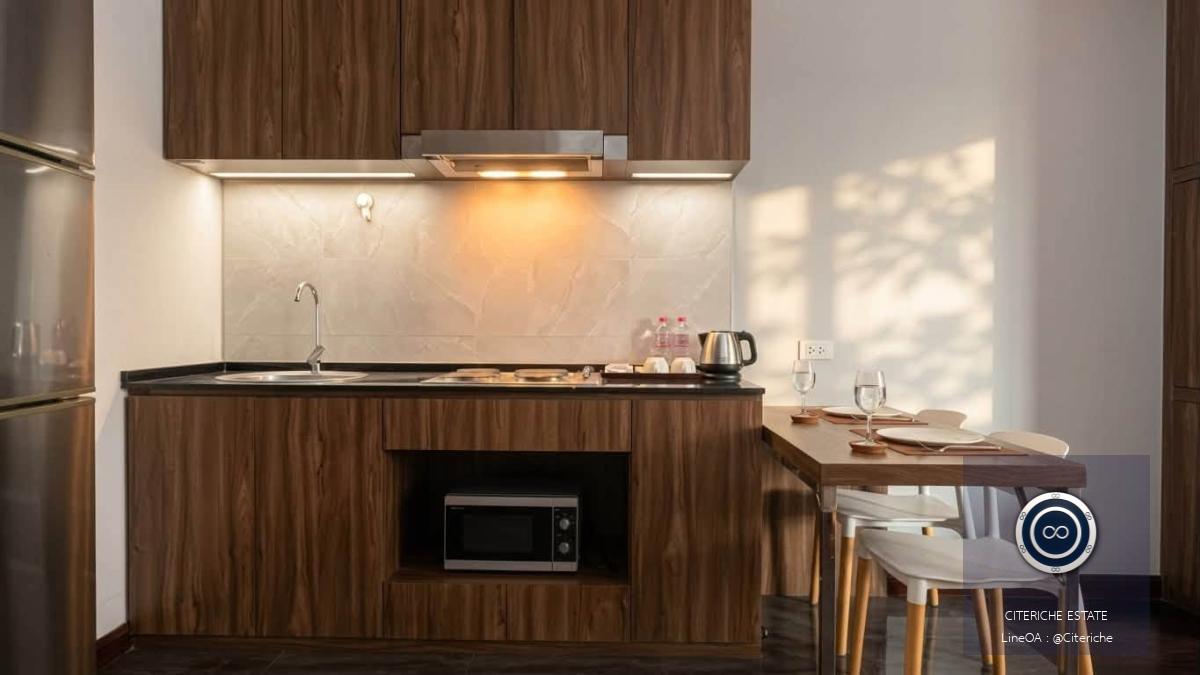 Spacious Living | Phahonyothin Place | Luxury Studio Condo