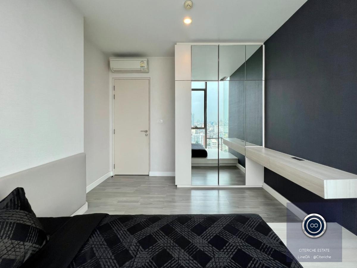 Spacious Corner Unit | The Room BTS Wongwianyai | Luxury 2-Bedroom Condo