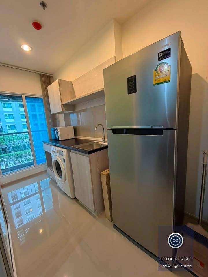Pool View Living | Aspire Erawan | Luxury Studio Condo
