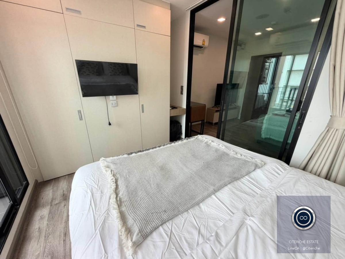 Private Living with Sky Train Views | Brown Condo Phaholyothin 67 | 1-Bedroom Condo