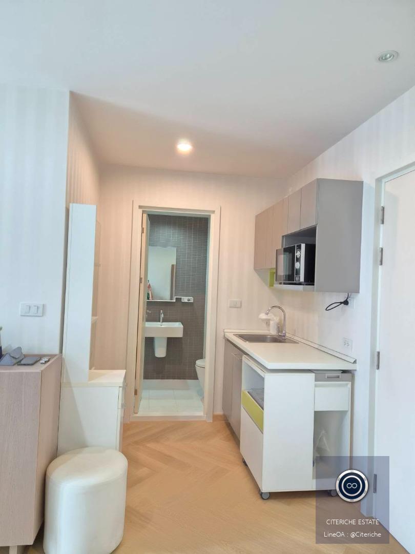 Garden and Pool Views | The Key Phahonyothin 34 | Luxury Condo
